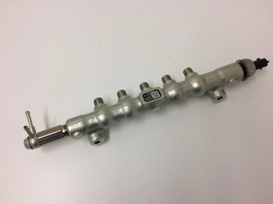 Holden Colorado RG 2.8L Genuine Common Rail Assembly