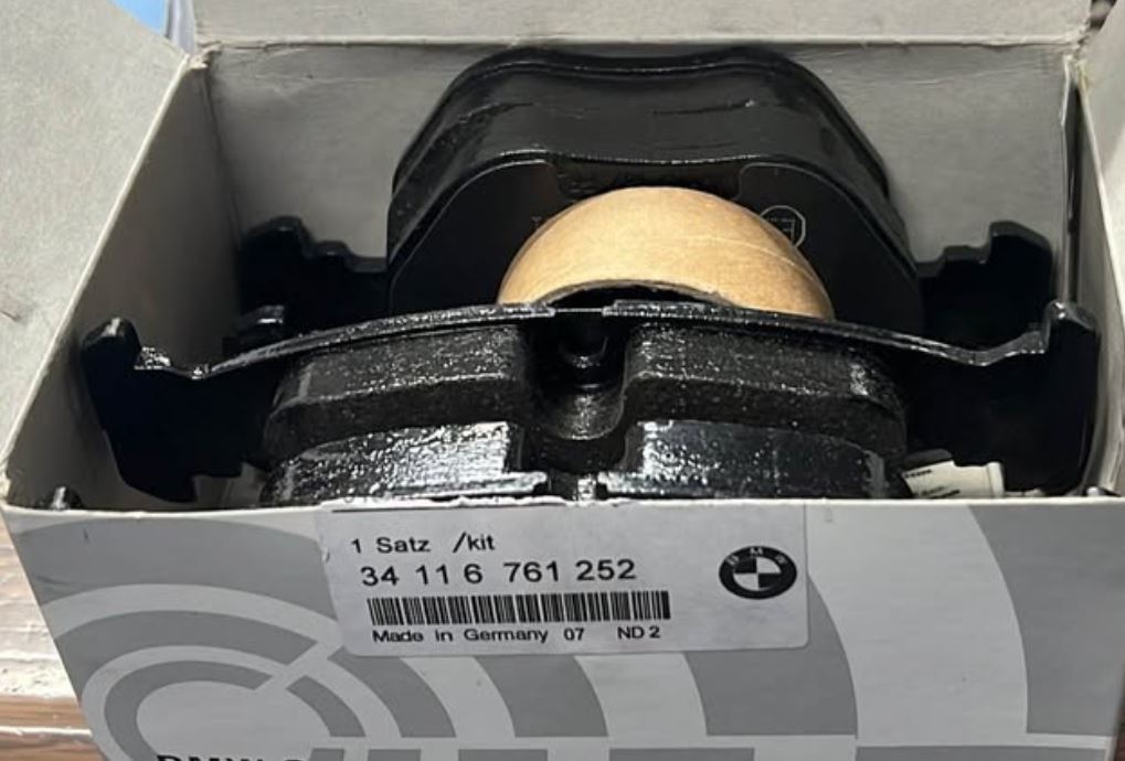 Genuine BMW OEM Front Brake Pads – E38 7 Series / E39 5 Series / E53 X5 | 34116761252