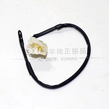 1pc for Mitsubishi  Pajero V31V32V33 Taycan  Suburban  Indoor temperature and outdoor sensing sensor