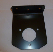 Narva 82052 7 Pin Round Plastic Trailer Socket Plus Narva 82325 Angles bracket