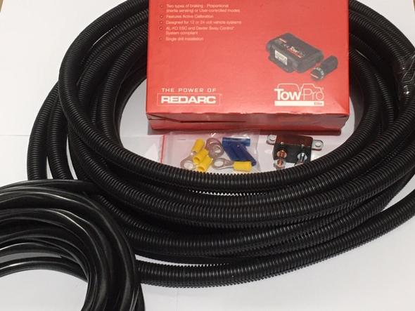 Redarc ACCV Towpro Elite Electric Brake Controller with Wiring Kit - EBRH-ACCV3 Tow-Pro